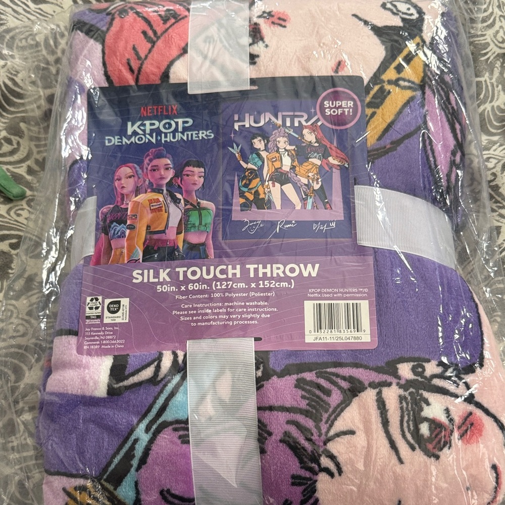 K Pop Demon Hunters Throw Blanket